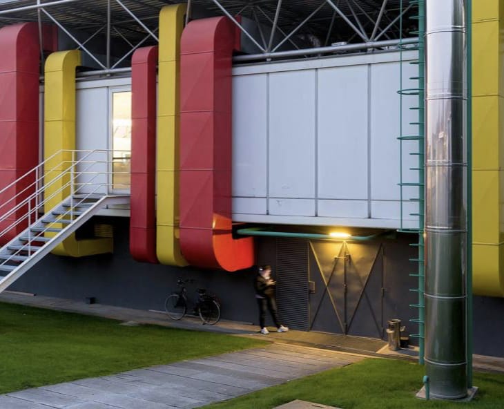 b&b italia headquarters italy