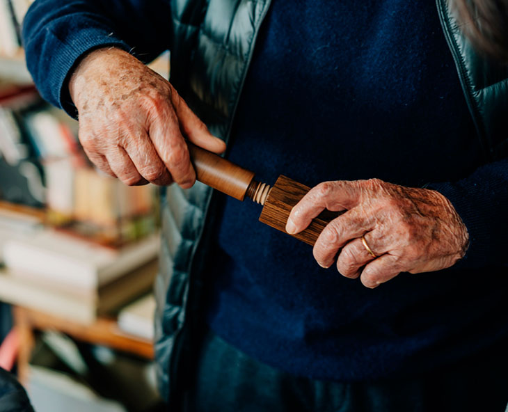 santa & cole craftsman working
