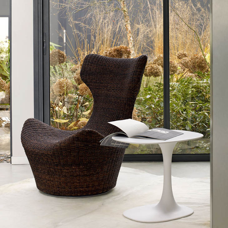 modern living room featuring b&b italia awa table