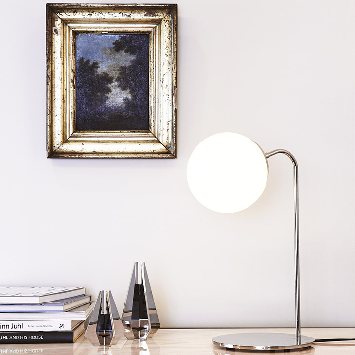 roll & hill modo desk lamp in situ
