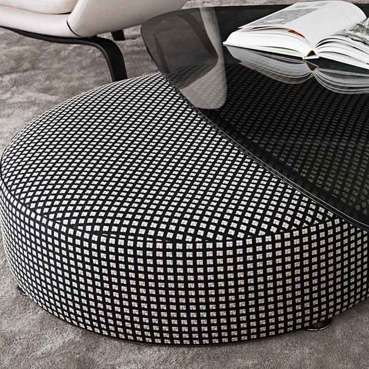 minotti davis pouf in situ