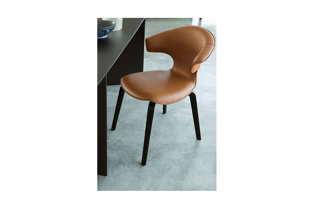poltrona frau montera dining chair in situ