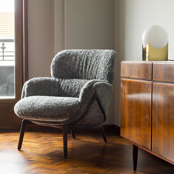 de la espada elysia lounge armchair in situ