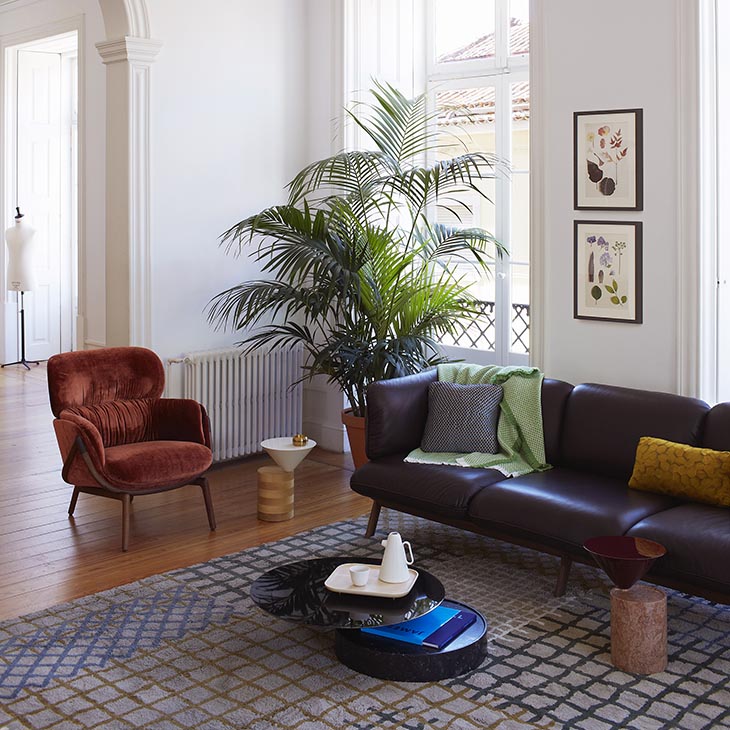de la espada elysia lounge armchair in situ