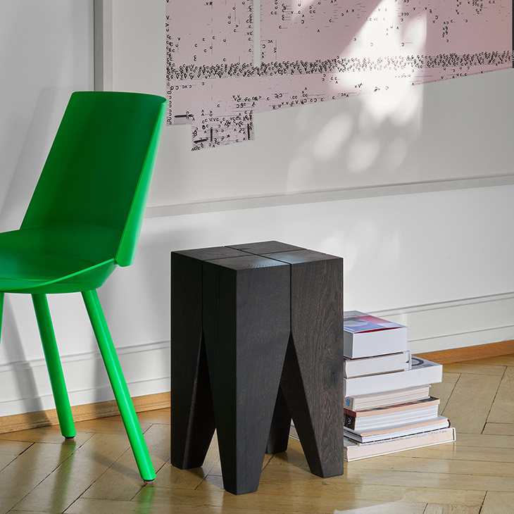 e15 backenzahn side table matte black oak