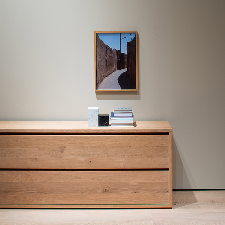 e15 imari dresser in situ