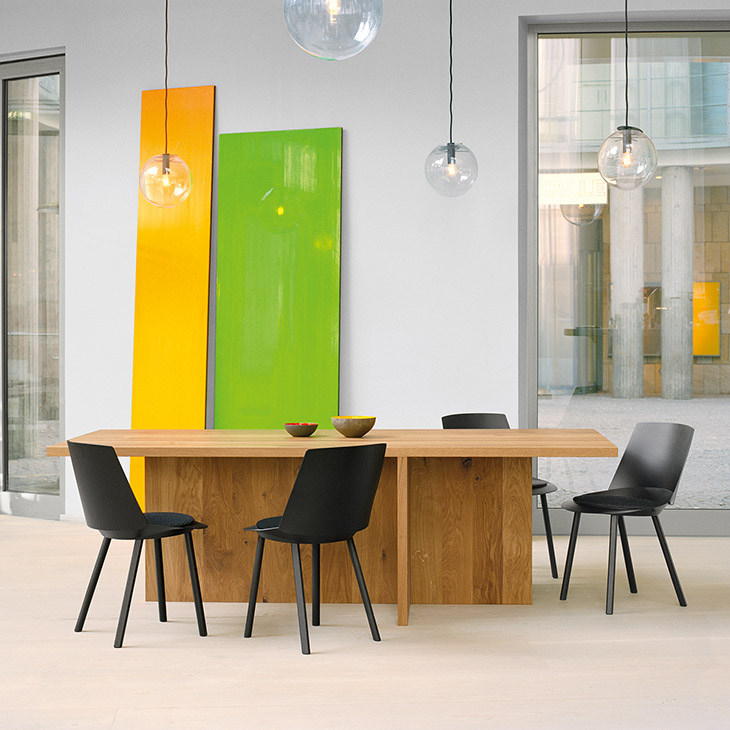 e15 zehn dining table and houdini dining chairs in situ