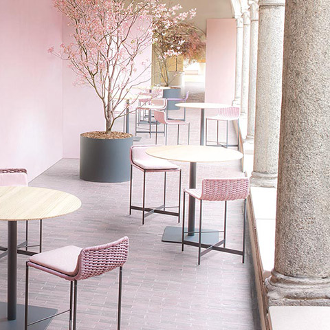 paola lenti heron stools in situ