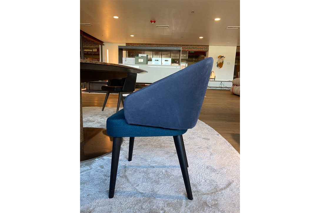 minotti lawson dining arm chair