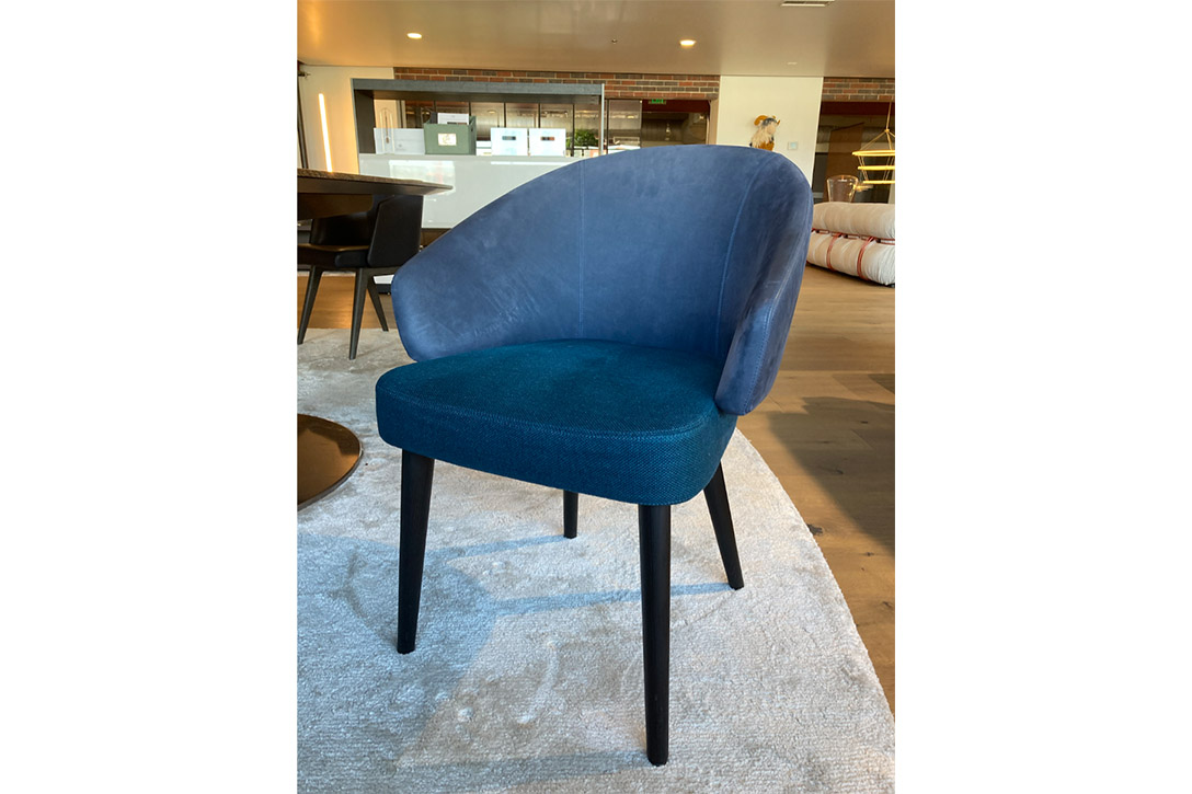 minotti lawson dining arm chair