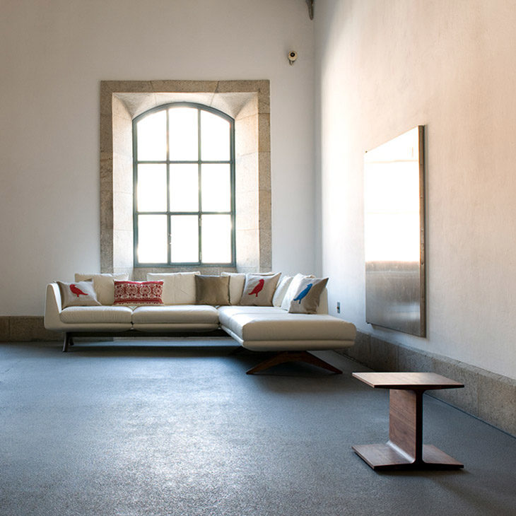 de la espada i-beam side table in situ