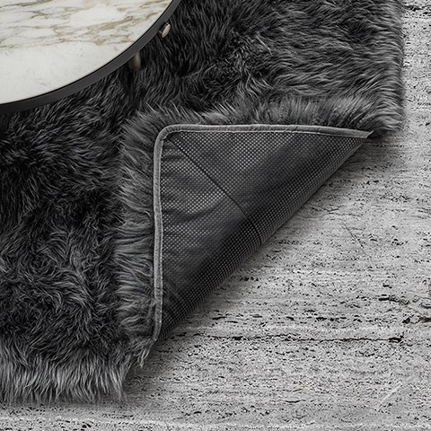 minotti alps rug in situ