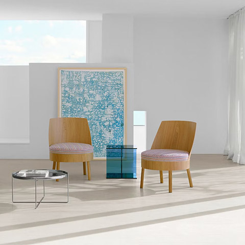 e15 vier side table in situ