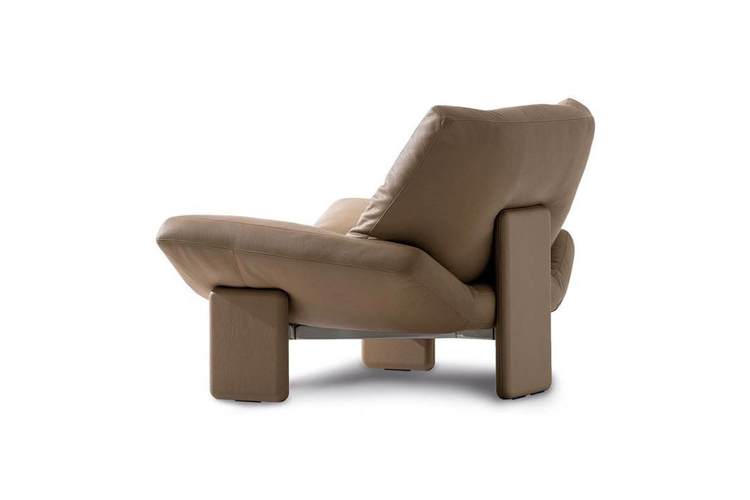 minotti emmi armchair in leather