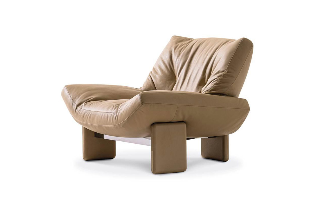 minotti emmi armchair in leather