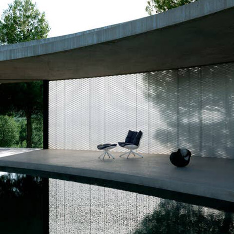 b&b italia husk outdoor armchair in situ