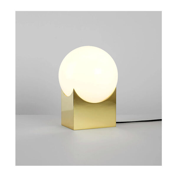 roll & hill atlas table lamp in polished brass